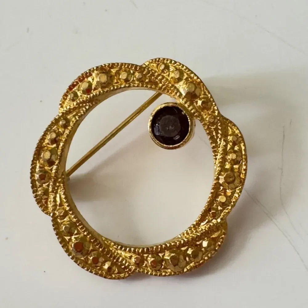 Vintage lot gold